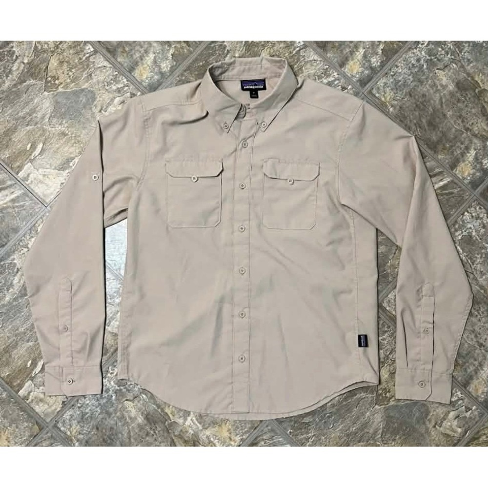 Patagonia Men's Button-Down Long Sleeve Casual Shirt in Beige